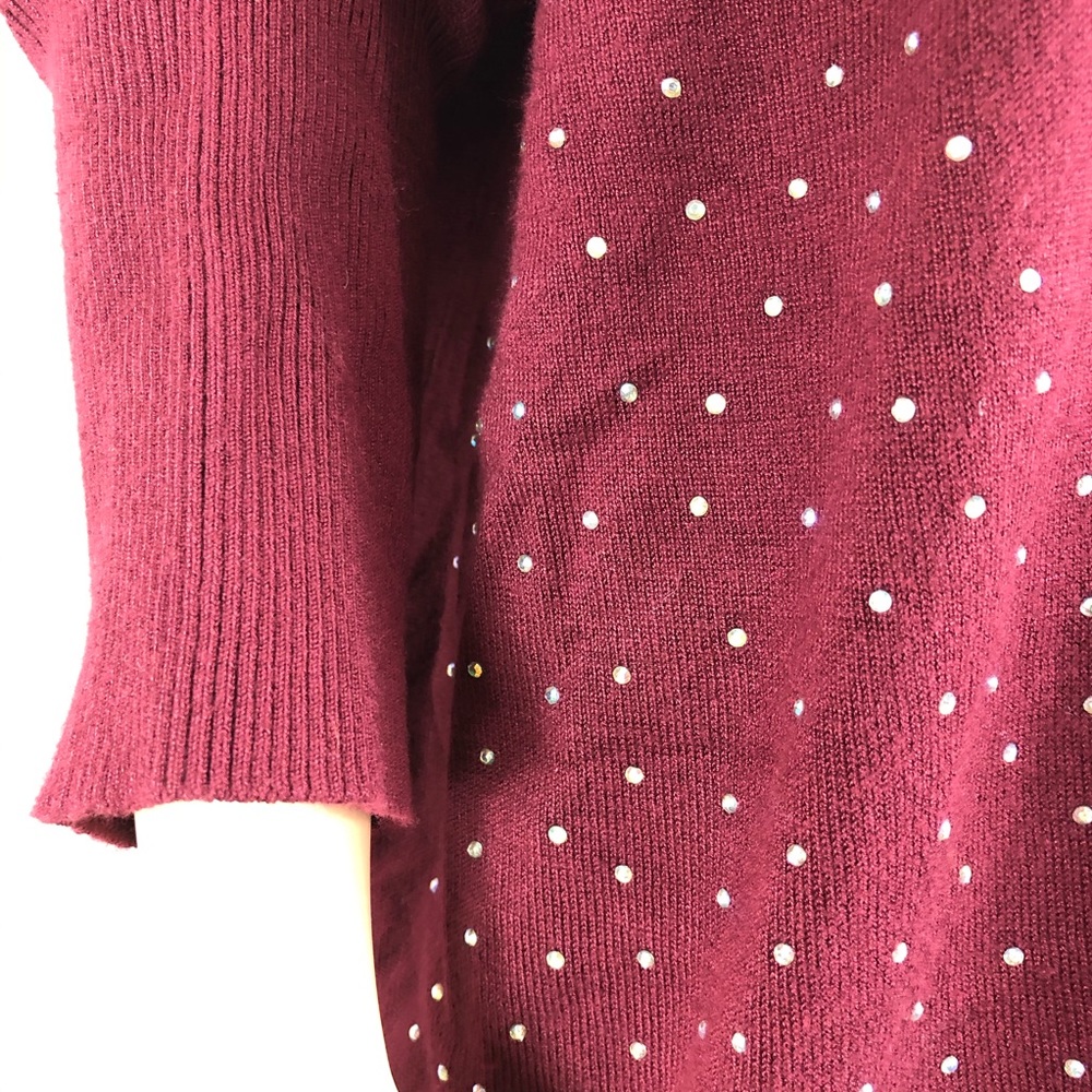 Questions Red 3X Cardigan - Picture 3 of 8